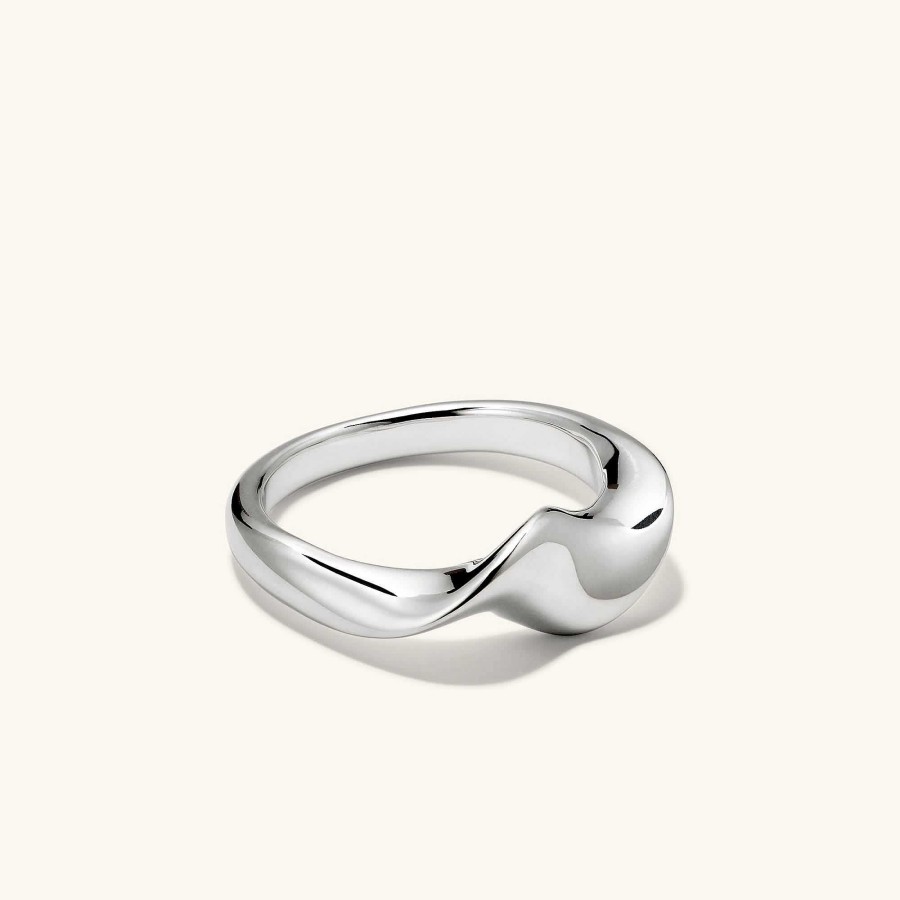 Rings | Mejuri Wave Ring